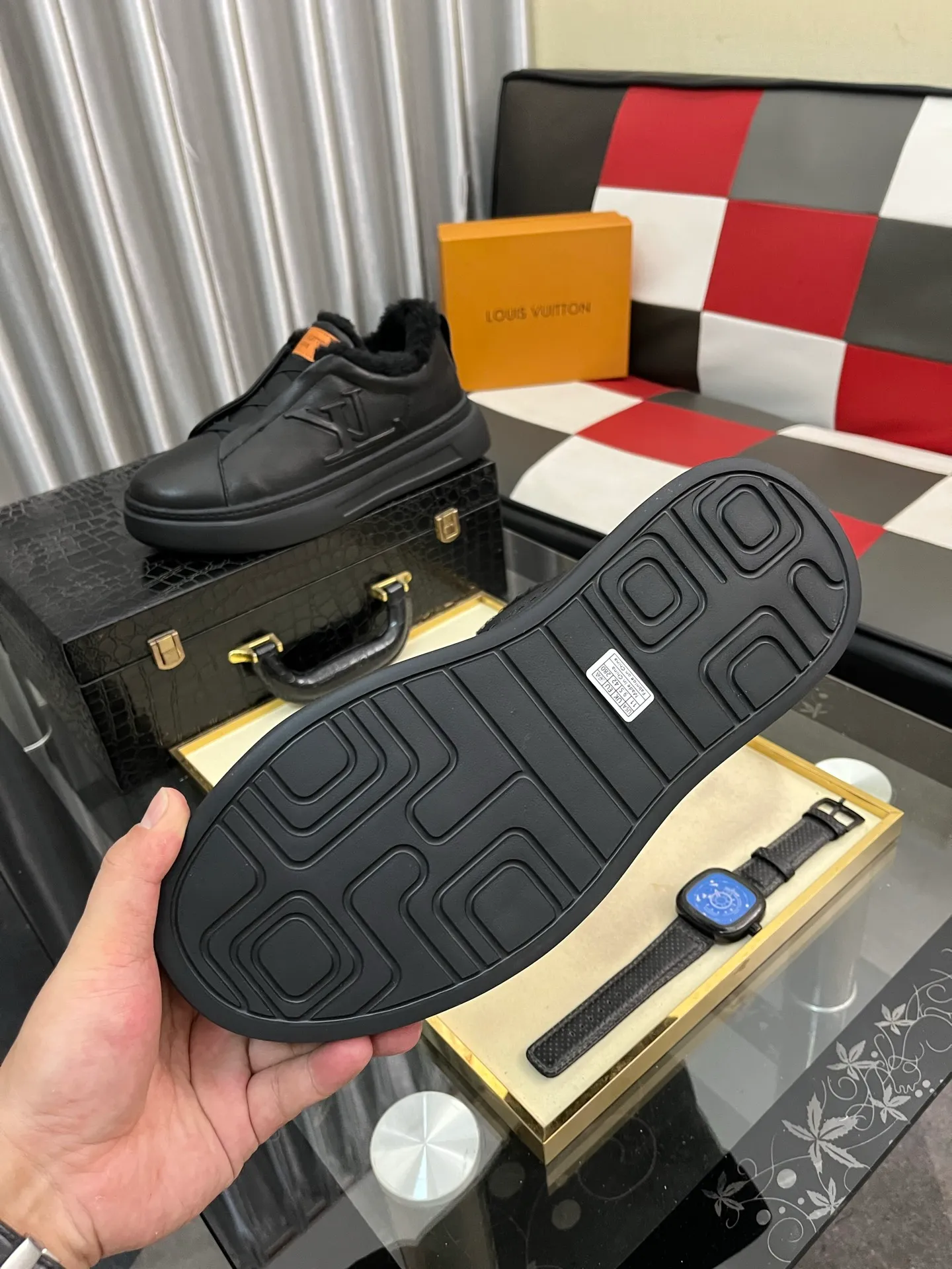 Men's shoes 💰480⌚️⌚️《Louis Vuitton/LV Louis Vuitton》casual shoes are a must-have for trendy men😍😍 Original brand imported from Italy, imported original leather, cow lining (refuse to discolor and grind feet) sole: original sole provided by the original factory, French lazy style design ⚠️fitting on the feet. Original quality super comfortable original sole. Code number: 38-442️⃣Colors available